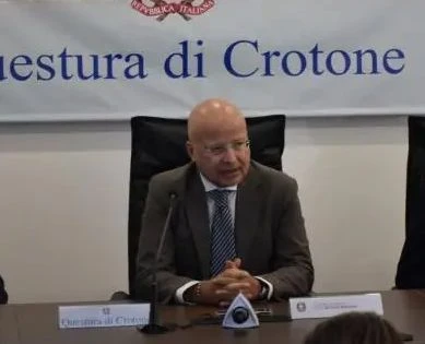 Migranti: 21 respinti dal questore di Crotone dopo gli ultimi 2 sbarchi