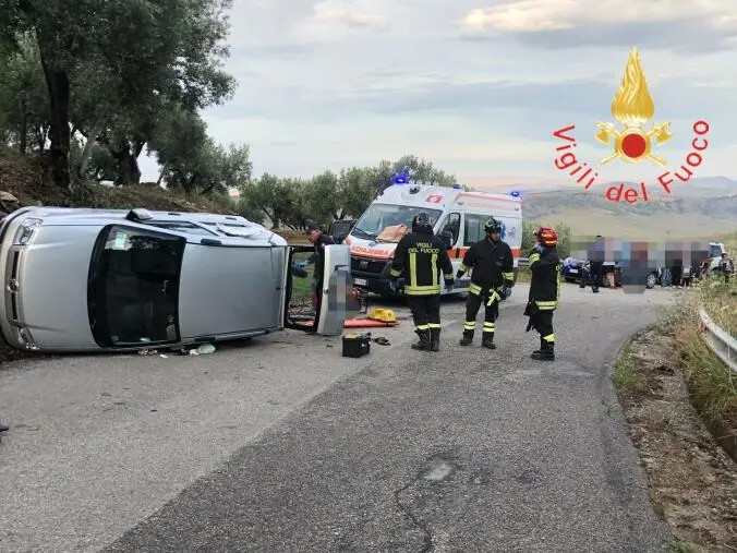 images Perde il controllo dell'auto sulla SP6 tra Botricello e Andali: ferite 2 anziane 