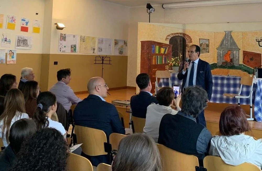 All'Ic Cropani-Simeri Crichi l'emozione dei ragazzi con le pagine di Cicciarèlle a fare da guida