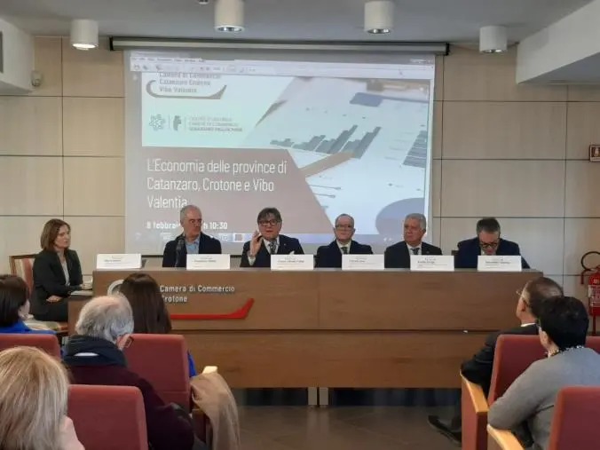 Presentato il report economico della Camera di Commercio: focus sulla provincia di Crotone
 images Presentato il report economico della Camera di Commercio: focus sulla provincia di Crotone