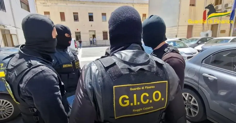 'Ndrangheta nel Reggino, sequestrati villa, autorimessa e terreni a Siena ad un uomo della cosca Tegano-De Stefano