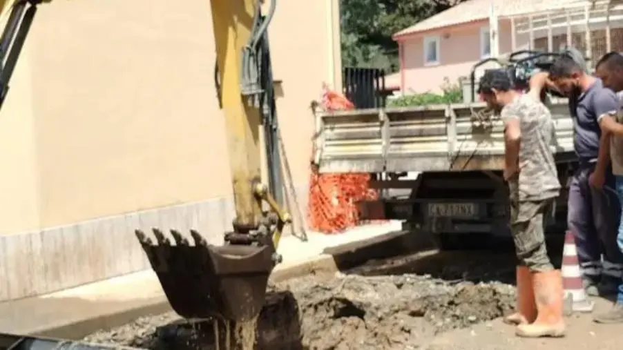 images Catanzaro, lavori in corso per riparazioni alla condotta idrica tra Materdomini e Gagliano