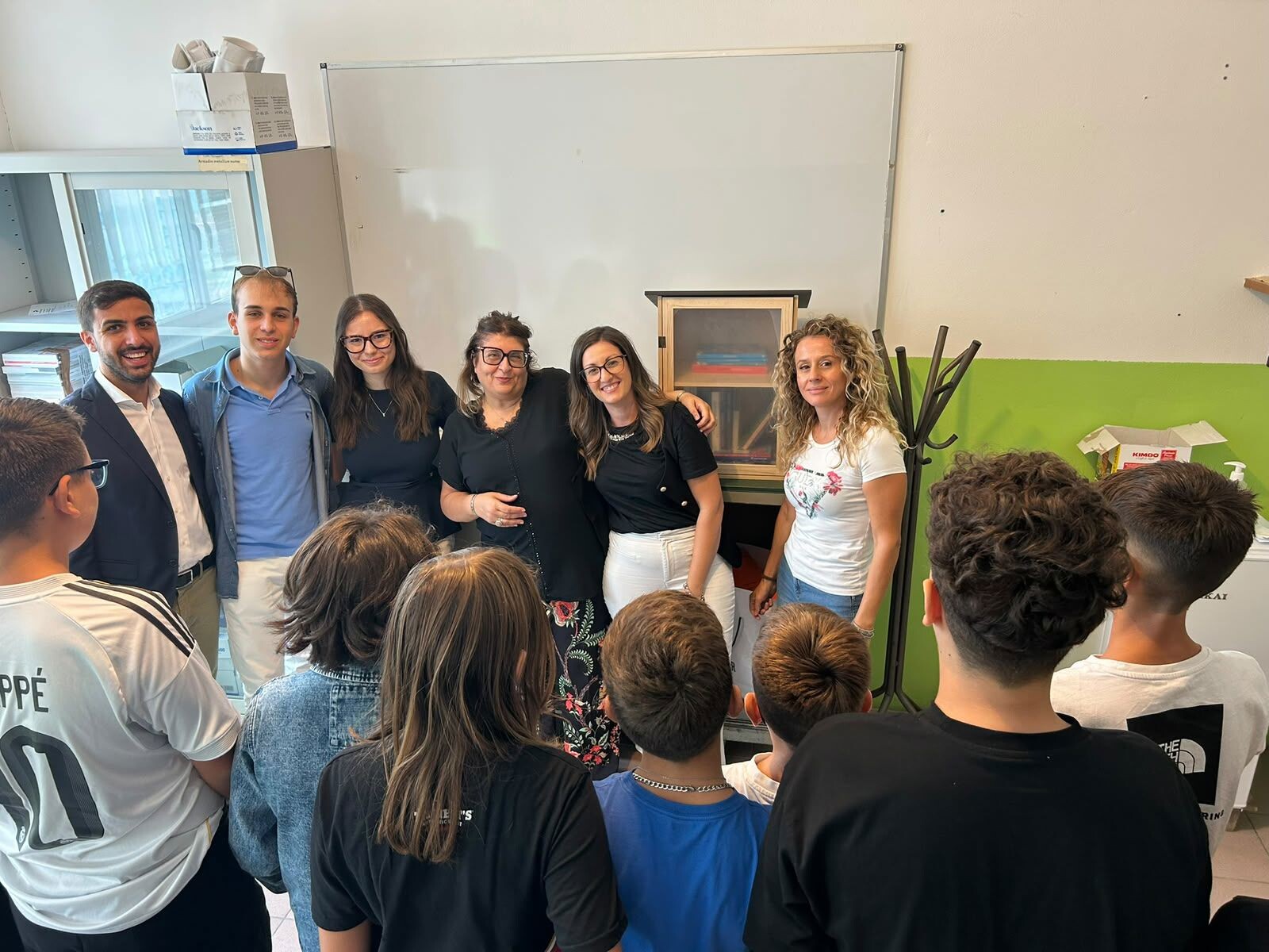 images Rotaract Club Cropani dona una biblioteca condivisa all'I.C. Cropani-Simeri Crichi