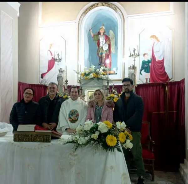 images Cropani, due quadri alla chiesa di San Michele Arcangelo di Cuturella