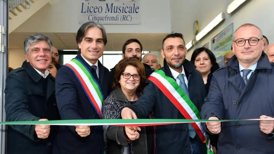 Cinquefrondi, inaugurato il Liceo Coreutico images Cinquefrondi, inaugurato il Liceo Coreutico