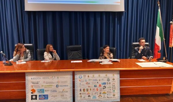 images "Chiediti se sono felice", Toscano: "Oggi i ragazzi non sono ascoltati"