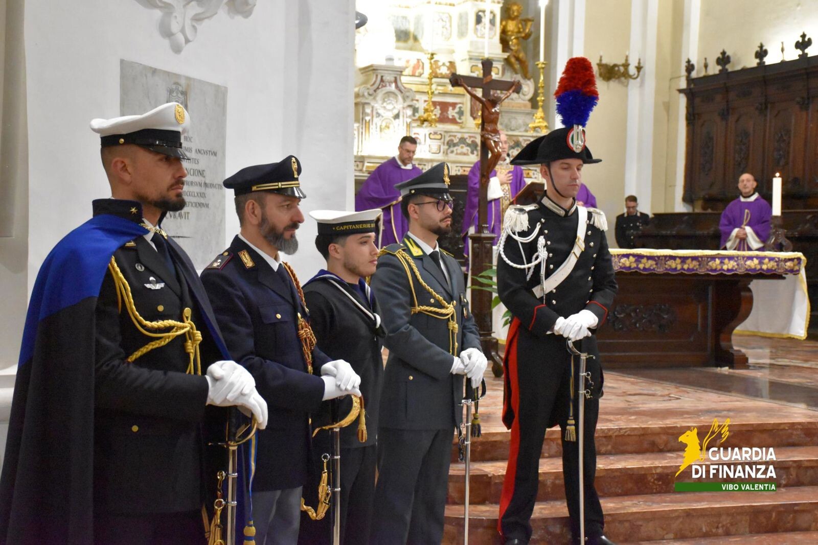 Vibo Valentia, Messa di Pasqua per le Forze dell’ordine nel Duomo di San Leoluca images Vibo Valentia, Messa di Pasqua per le Forze dell’ordine nel Duomo di San Leoluca