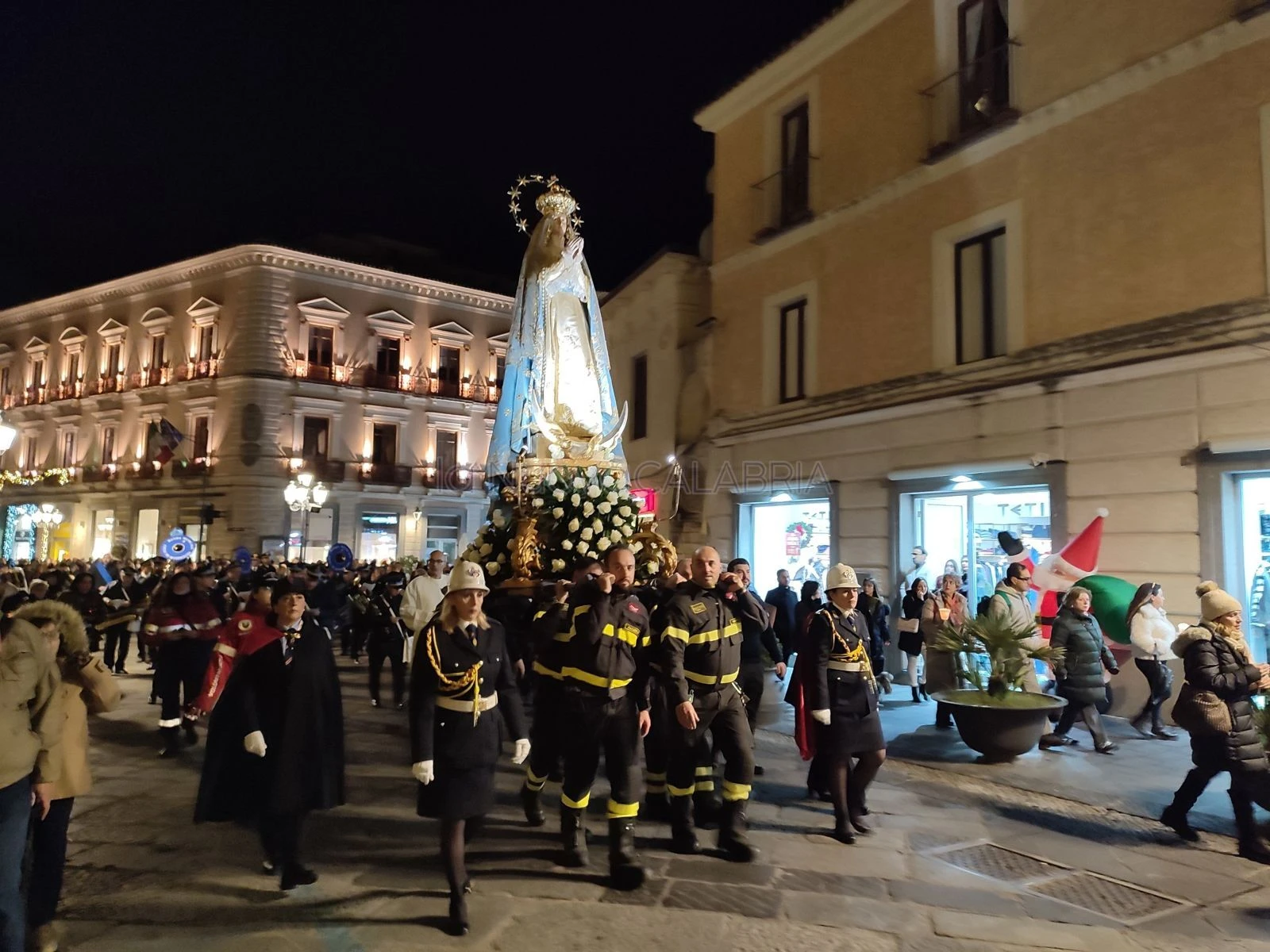 Catanzaro riabbraccia la sua Immacolata: la Statua torna in processione dopo più di vent'anni