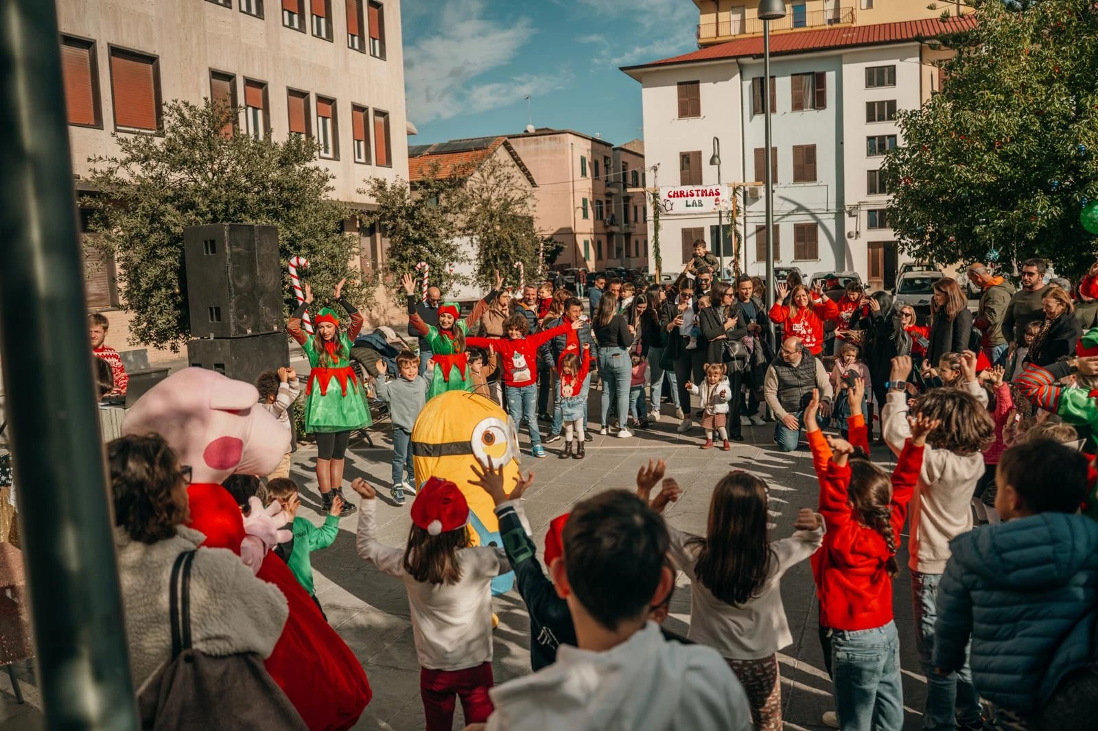 A Soverato tutti pazzi per “La casa di Babbo Natale” all’interno del Villaggio d’inclusione 