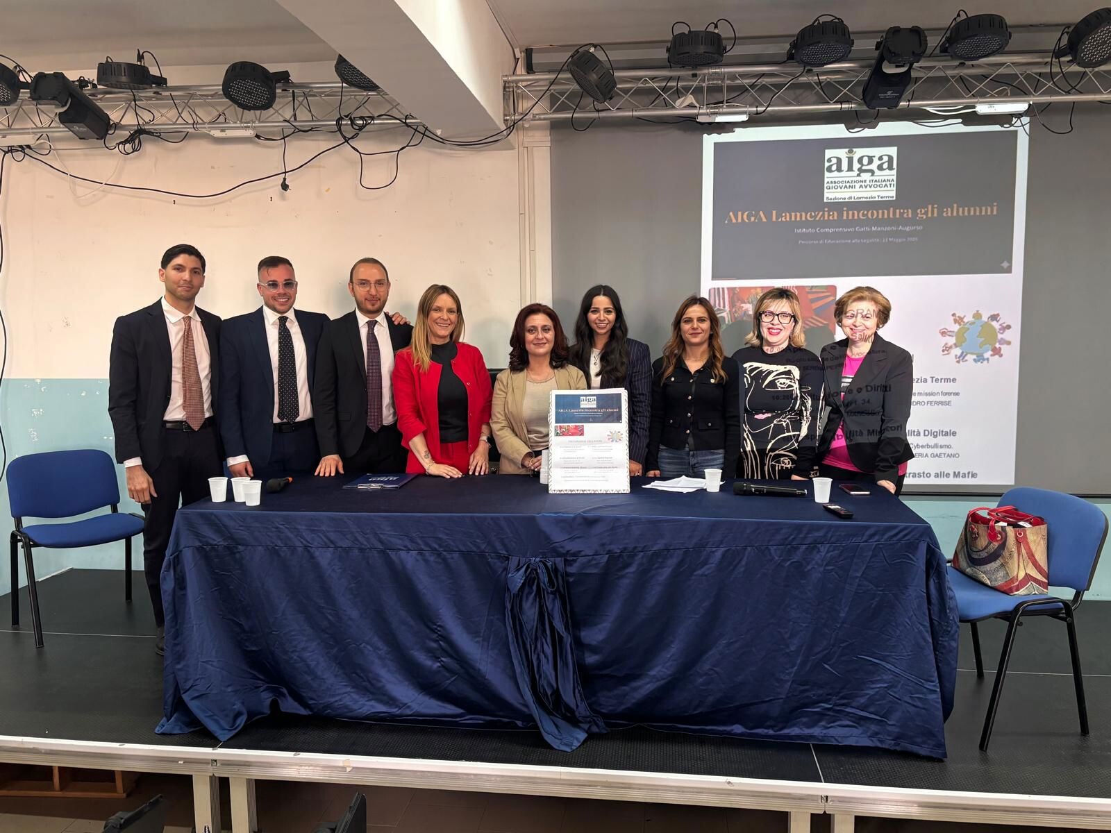 images Dalla Costituzione alla legalità digitale: gli avvocati dell’AIGA incontrano gli studenti dell’IC “Gatti Manzoni Augruso”  