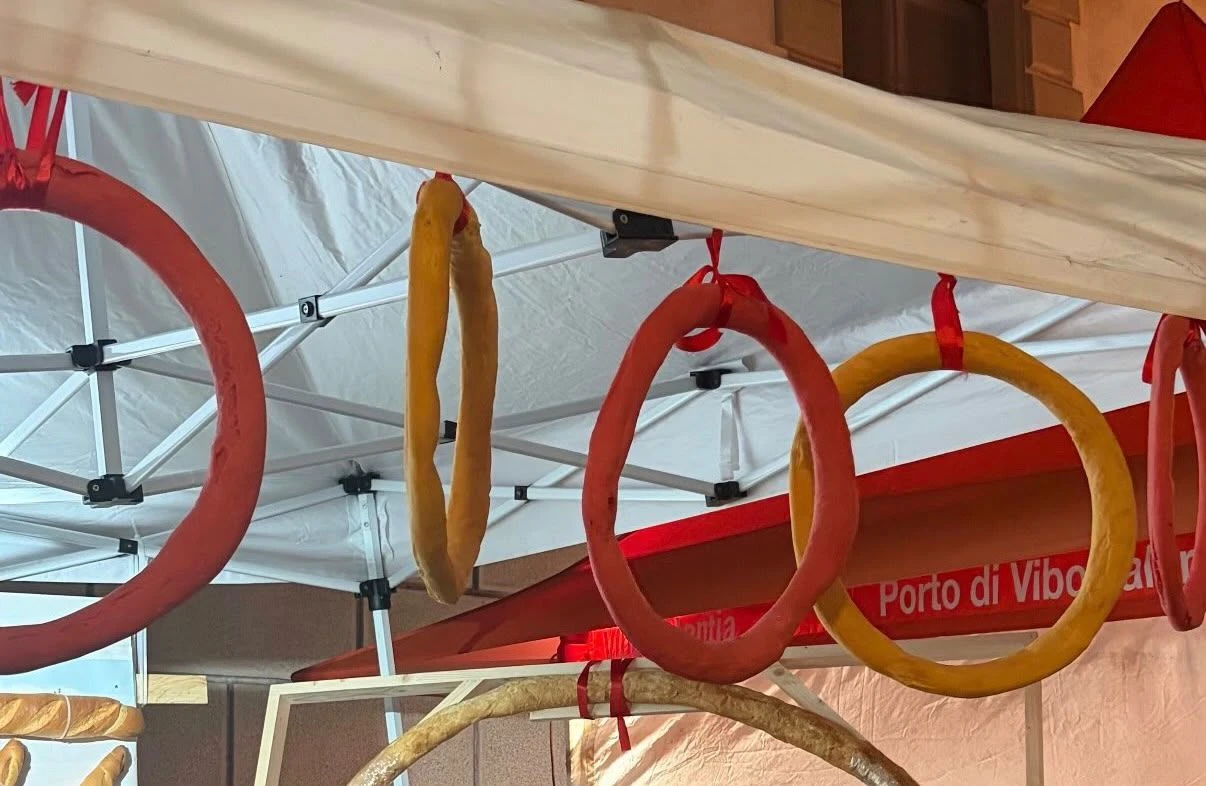 Catanzaro celebra San Vitaliano: centro storico gremito tra musica, tradizioni e sapori