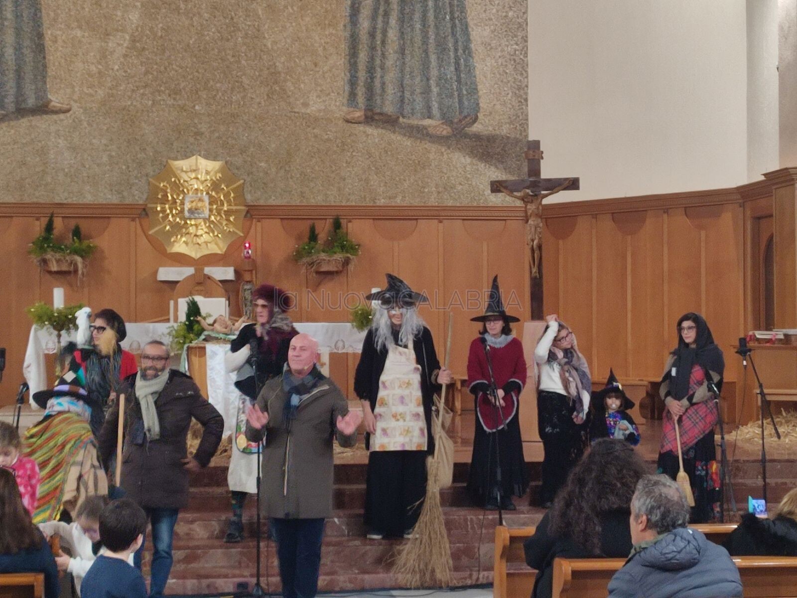 images Catanzaro, musica e risate nel quartiere Lido con "Aspettando la Befana del Poliziotto"