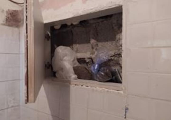 images Crotone, era ai domiciliari ma in casa aveva 400 grammi di droga