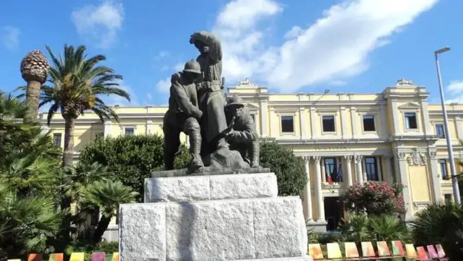 images 25 Aprile, a Catanzaro la cerimonia commemorativa in Piazza Matteotti