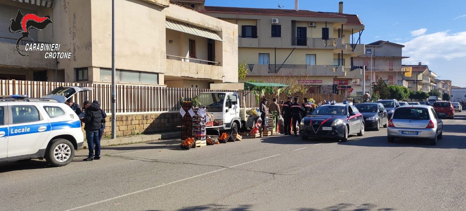 images Cirò Marina, stretta sul commercio ambulante irregolare: controlli e sanzioni