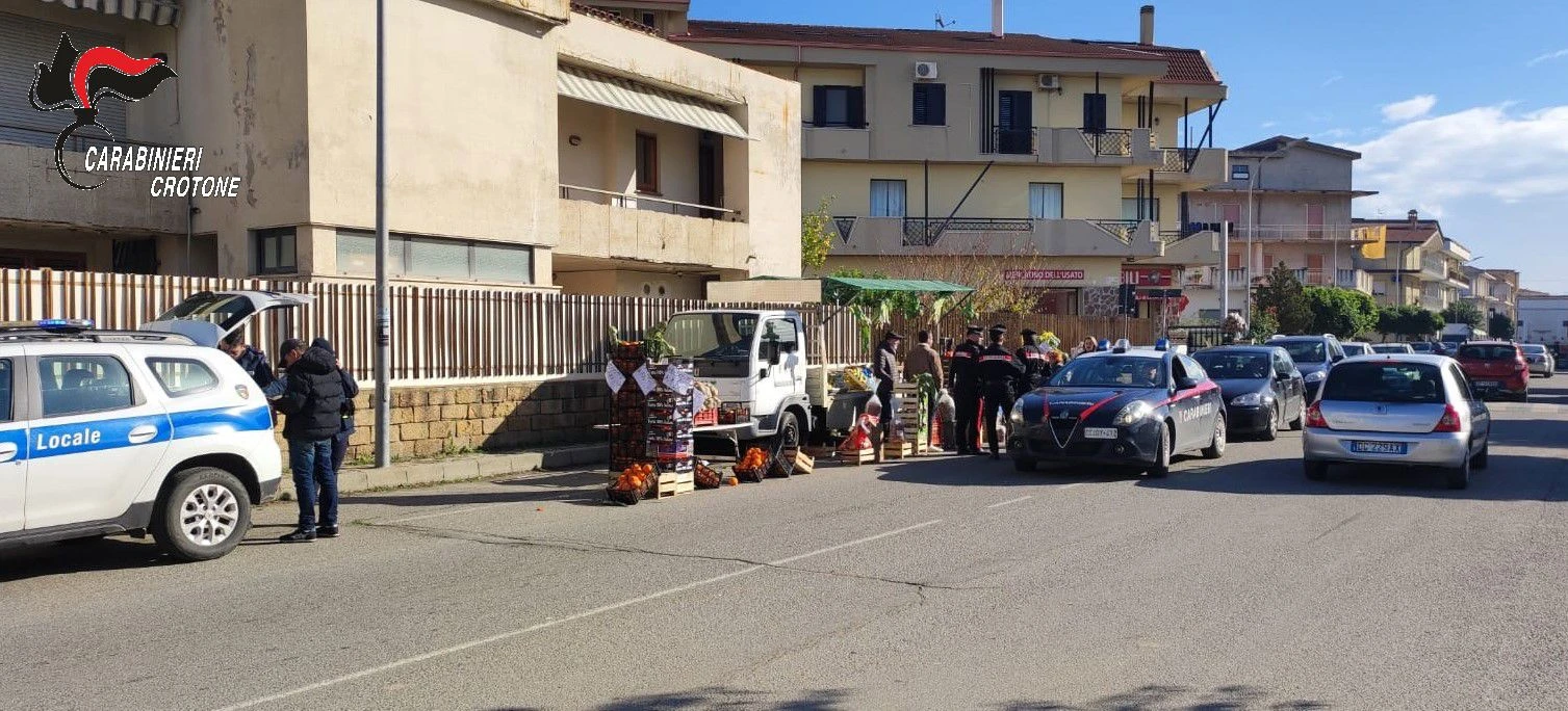 Cirò Marina, stretta sul commercio ambulante irregolare: controlli e sanzioni