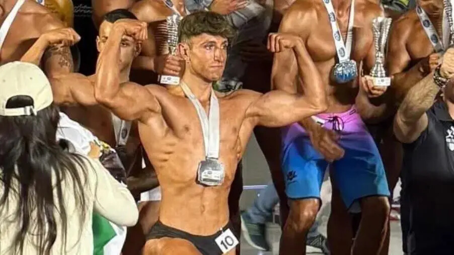 images Davide Runco: dalla forza del Powerlifting all'eleganza del Classic Physique, talento calabrese alla conquista d'Europa