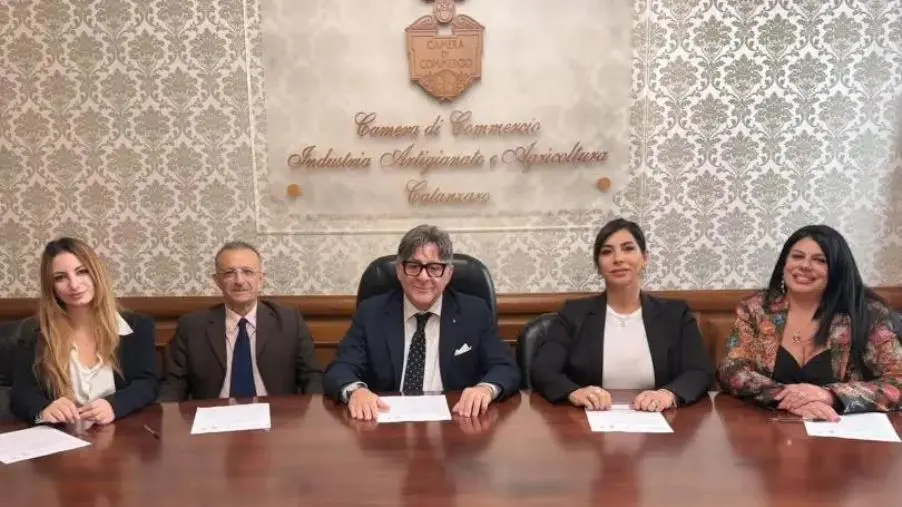 images Catanzaro, in Camera di Commercio sottoscritto un protocollo per contrastare la violenza economica
 