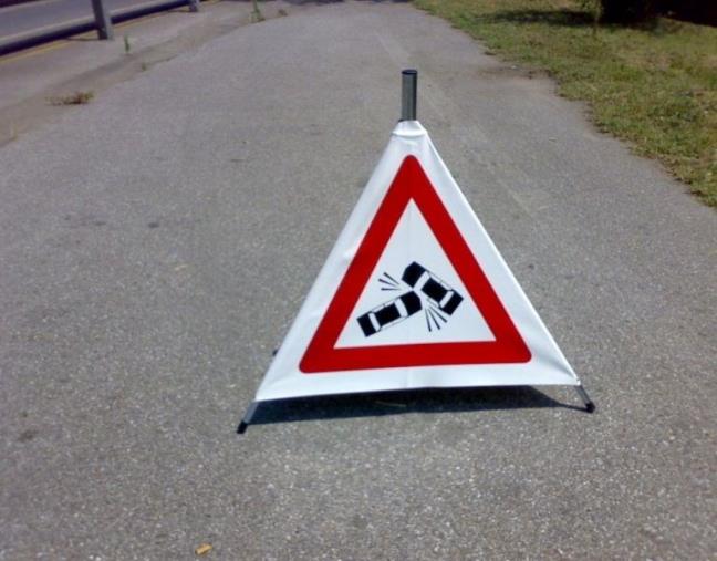 images Chiaravalle. Scontro tra 2 auto sulla SS&nbsp;182&nbsp;“Delle Serre Calabre”: 2 feriti