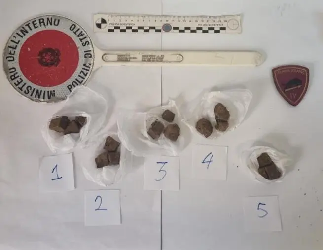 images A Crotone un giovane in monopattino 'beccato' con l'eroina: arrestato 