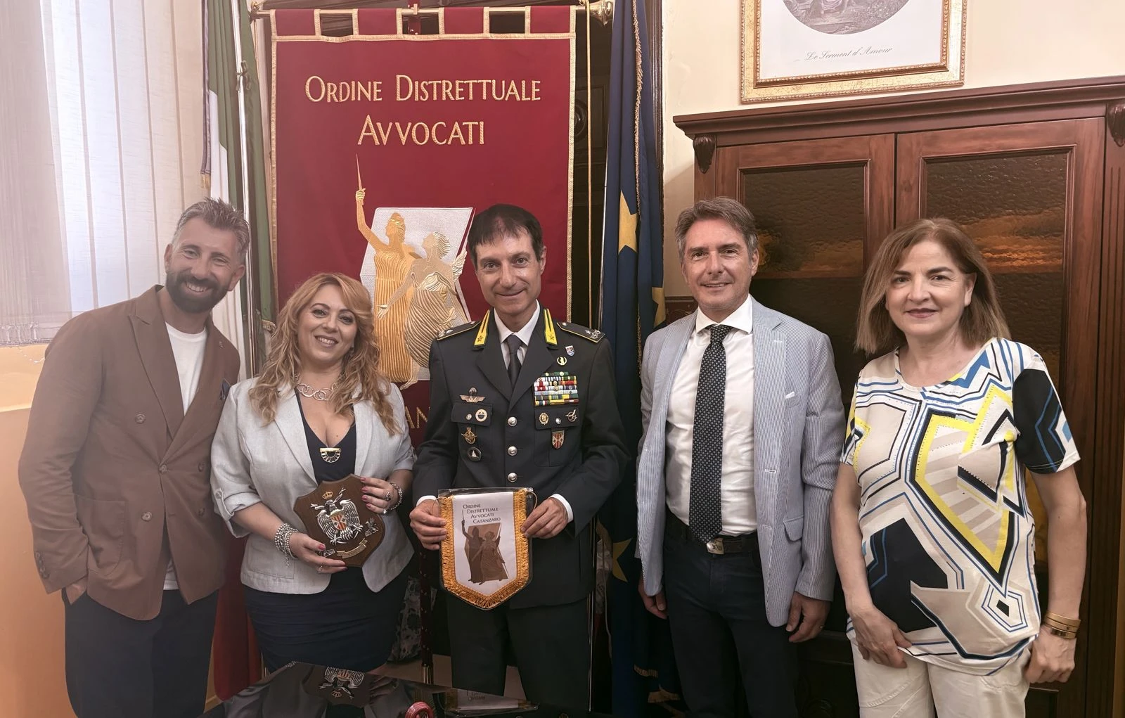 La visita del comandante regionale della Guardia di Finanza alla sede dell'Ordine Forense di Catanzaro