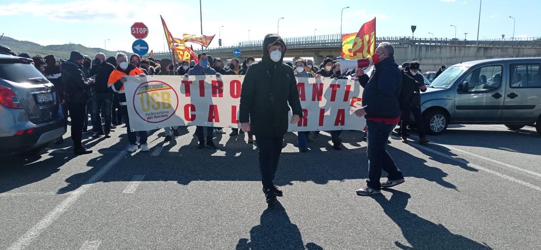 Manifestazione alla Cittadella, l'Usb: "Chiediamo la stabilizzazione dei tirocinanti" images Manifestazione alla Cittadella, l'Usb: "Chiediamo la stabilizzazione dei tirocinanti"