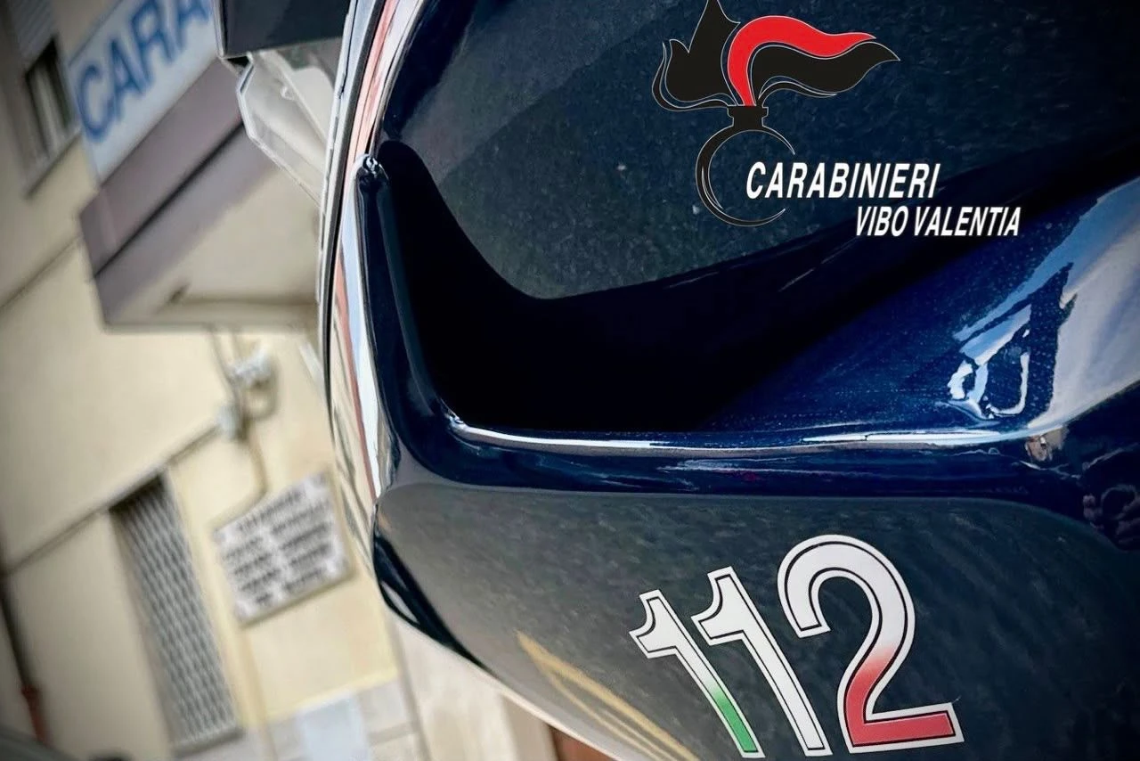 Truffa dello specchietto a Tropea: i carabinieri denunciano due persone 