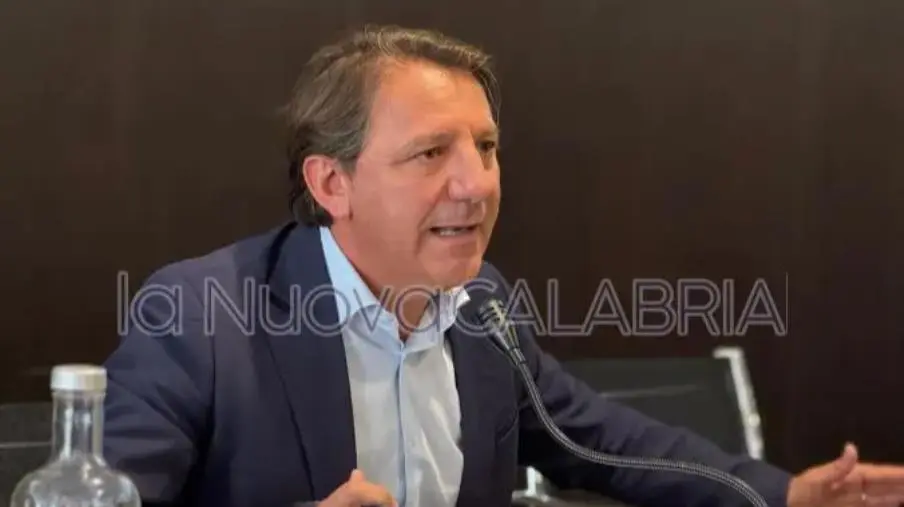 La Corte dei Conti boccia il Ponte sullo Stretto, Tridico: "Salvini farebbe bene a dimettersi"