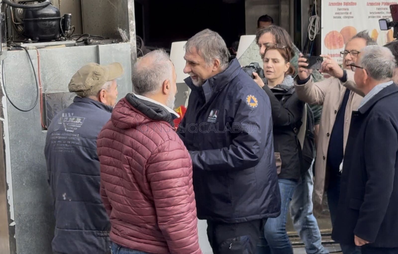 images Maltempo, il capo della Protezione civile Ciciliano atterra a Catanzaro per la conta dei danni 