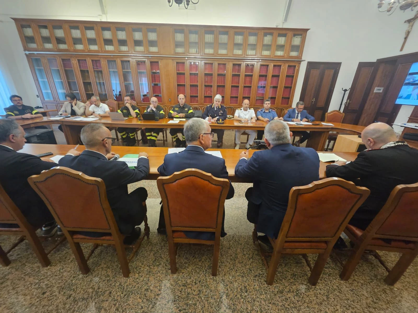 Allerta rossa, vertice in prefettura con 80 sindaci: la Calabria verso le ore più dure 