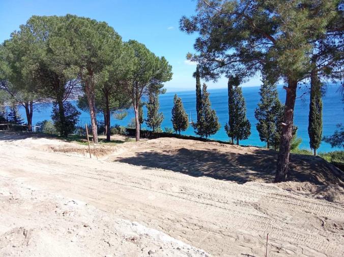 images Lavori al giardino “Santicelli” di Soverato, parte un esposto dalle associazioni di categoria