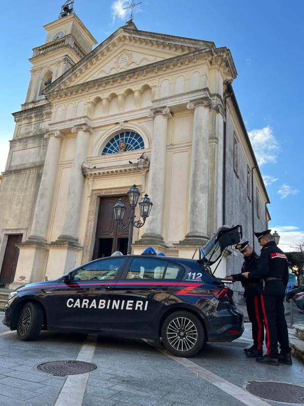 Girifalco, 45enne spacciava dai domiciliari: portato in carcere images Girifalco, 45enne spacciava dai domiciliari: portato in carcere