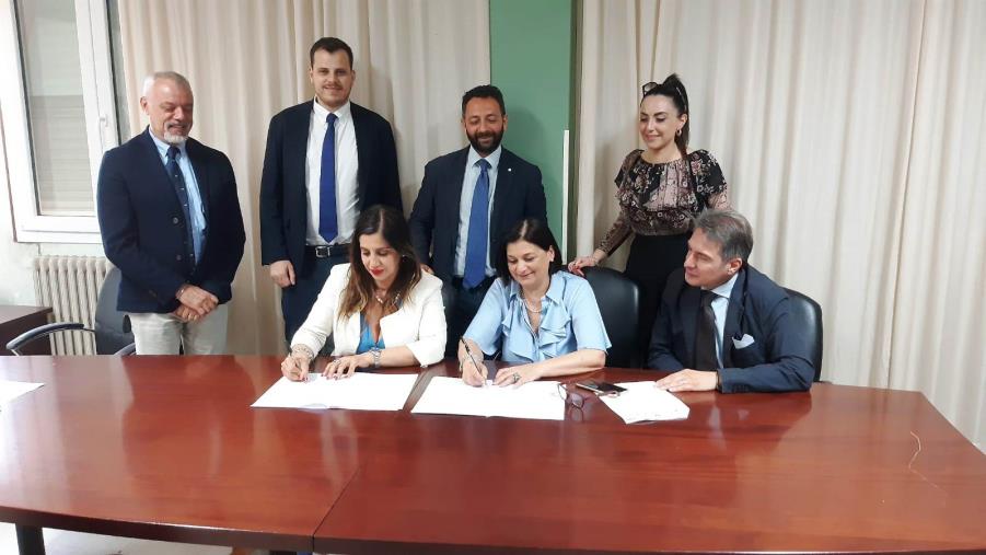 Firmato accordo tra Comune e carcere di Catanzaro per servizi di anagrafe ai detenuti images Firmato accordo tra Comune e carcere di Catanzaro per servizi di anagrafe ai detenuti