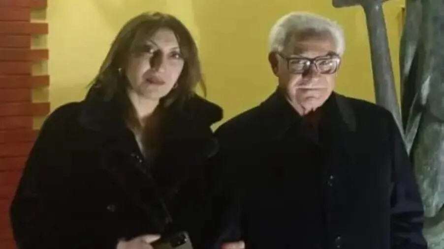 images A Catanzaro e Sellia Marina le opere dell'artista Luigi Verrino: raffigurano Mimmo Rotella e Giuditta Levato 