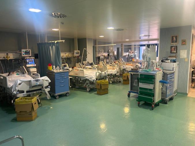 images A Cosenza reparti dell'Annunziata allagati, il dg De Salazar: "L'infiltrazione ha interessato un corridoio non ristrutturato"