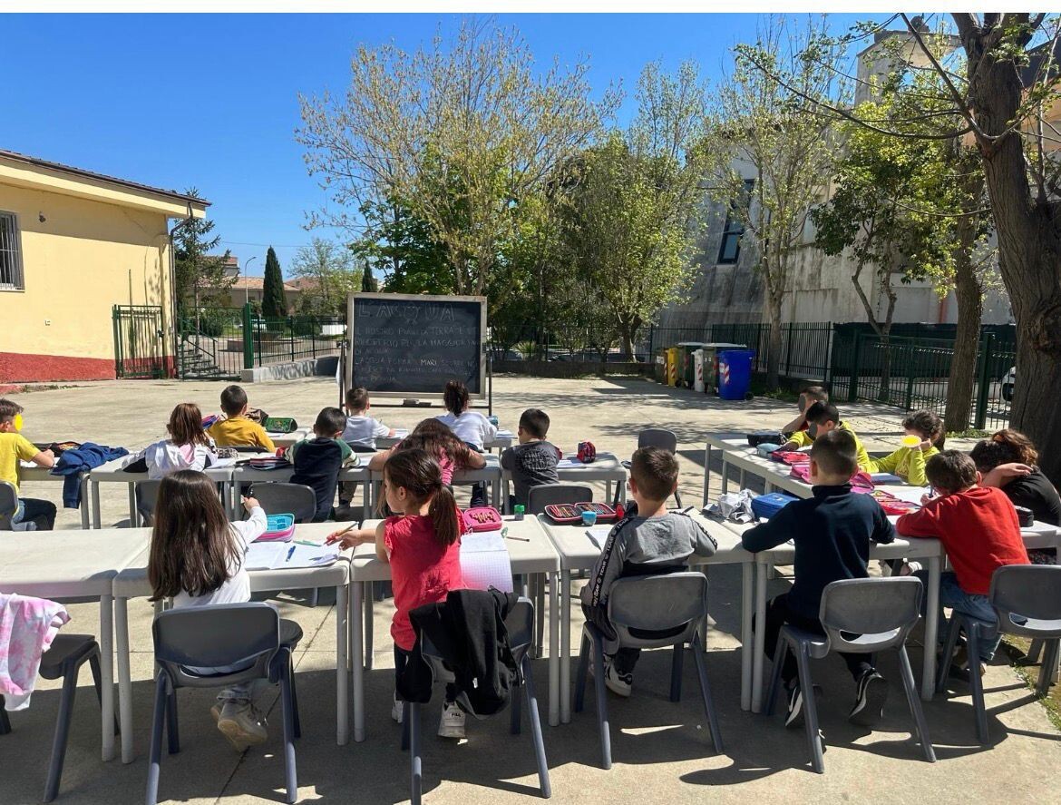 images Al Comprensivo Mandatoriccio sono ricominciate le lezioni all'aperto