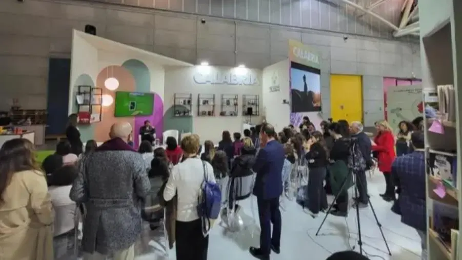Salone libro Torino, giorno 9 l'apertura della XXXVI edizione: ci sarà anche la Calabria tra poesia, storia e arte images Salone libro Torino, giorno 9 l'apertura della XXXVI edizione: ci sarà anche la Calabria tra poesia, storia e arte