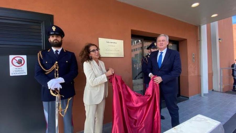 images La Sala operativa della Questura di Catanzaro dedicata al Commissario capo Antonio Trotta 
