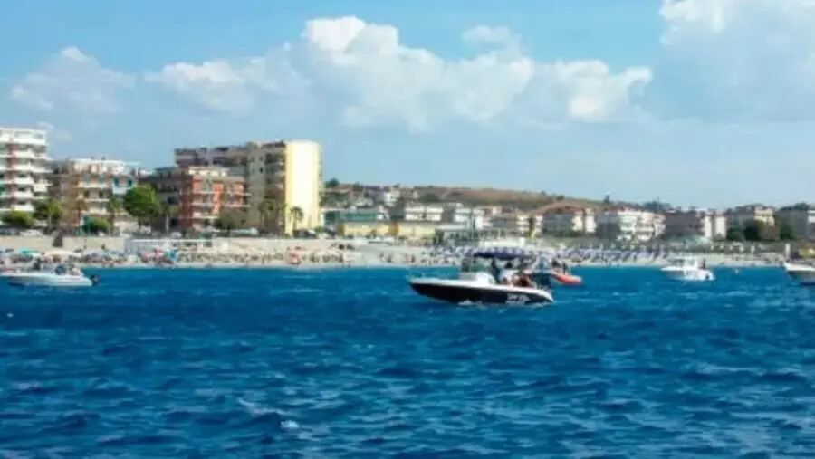 images 'Noi Handiamo in barca 2024', l'Asd Amici del porto: "Una gioia dare  allegria a persone meno fortunate di noi"