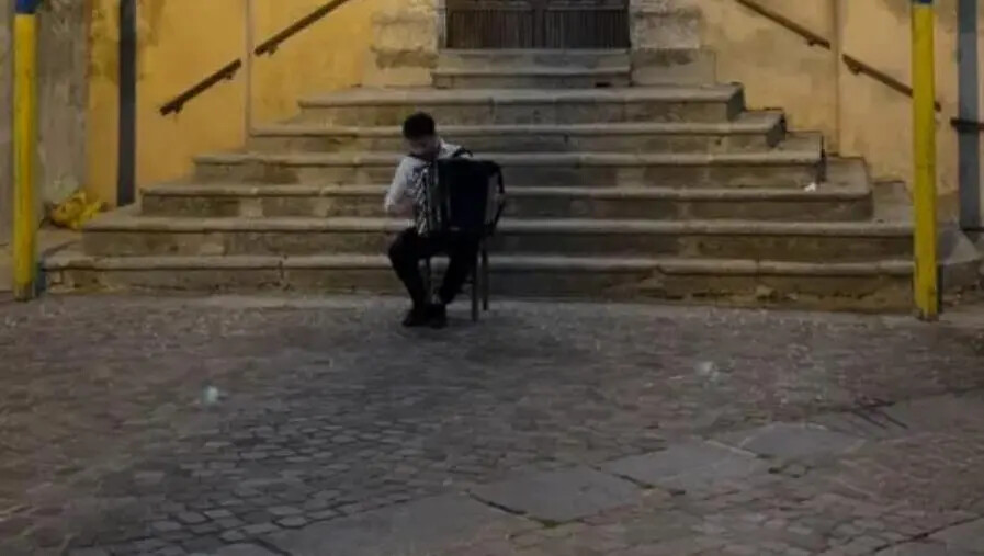 images Montauro, una sera all’improvviso… nel borgo vibra la musica di Cosimo Renda