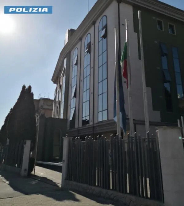 Vibo Valentia, controlli serrati coordinati dalla Questura
images Vibo Valentia, controlli serrati coordinati dalla Questura