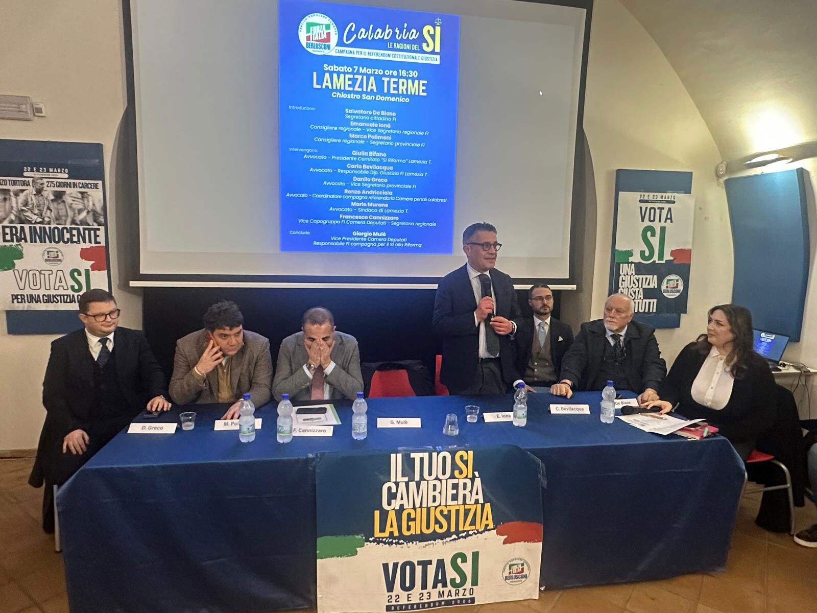 Referendum, grande partecipazione a Lamezia Terme all’incontro “Calabria, le ragioni del Sì” images Referendum, grande partecipazione a Lamezia Terme all’incontro “Calabria, le ragioni del Sì”