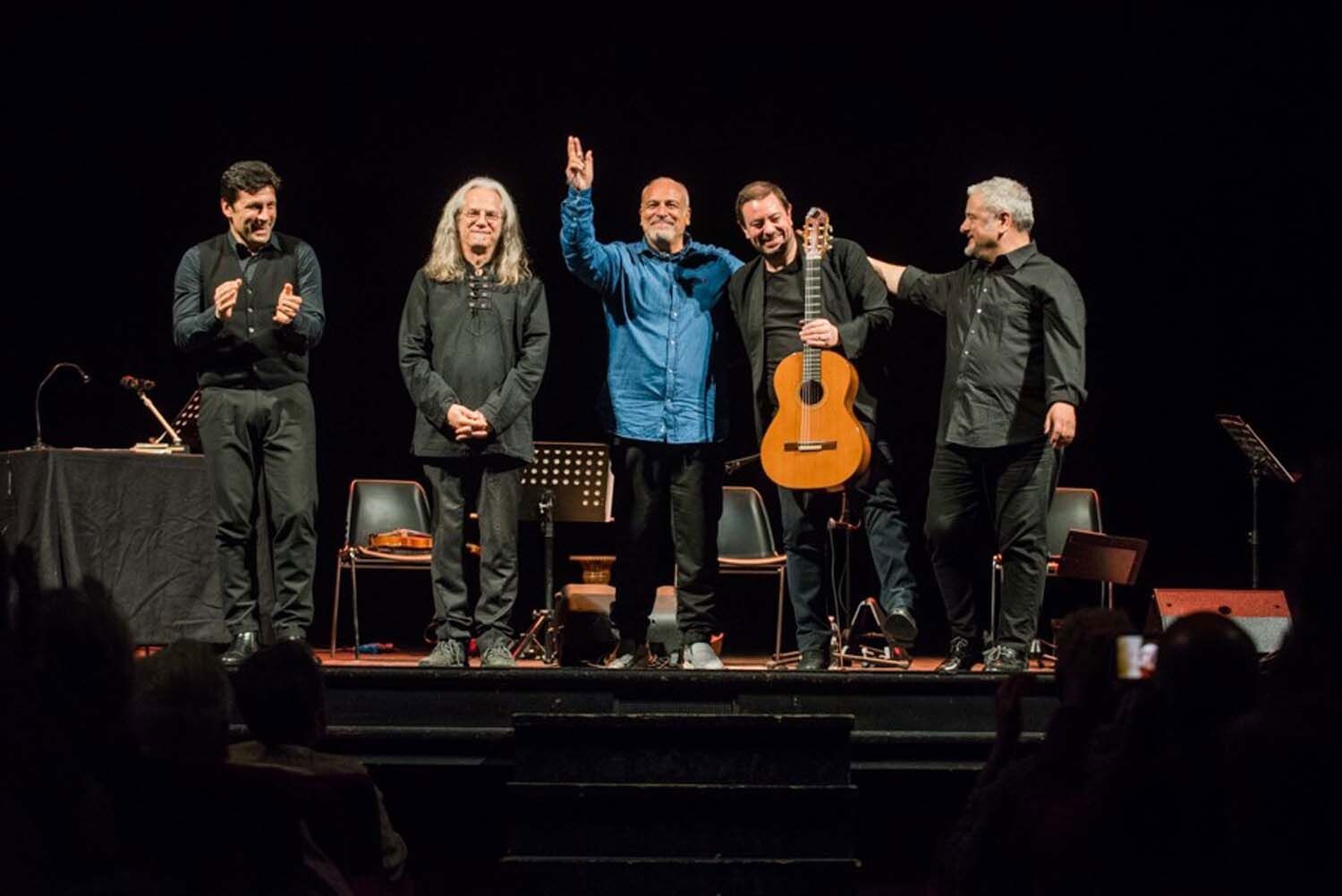 images Al Teatro Politeama di Catanzaro il racconto musicale di Enzo De Caro che celebra Renato Carosone