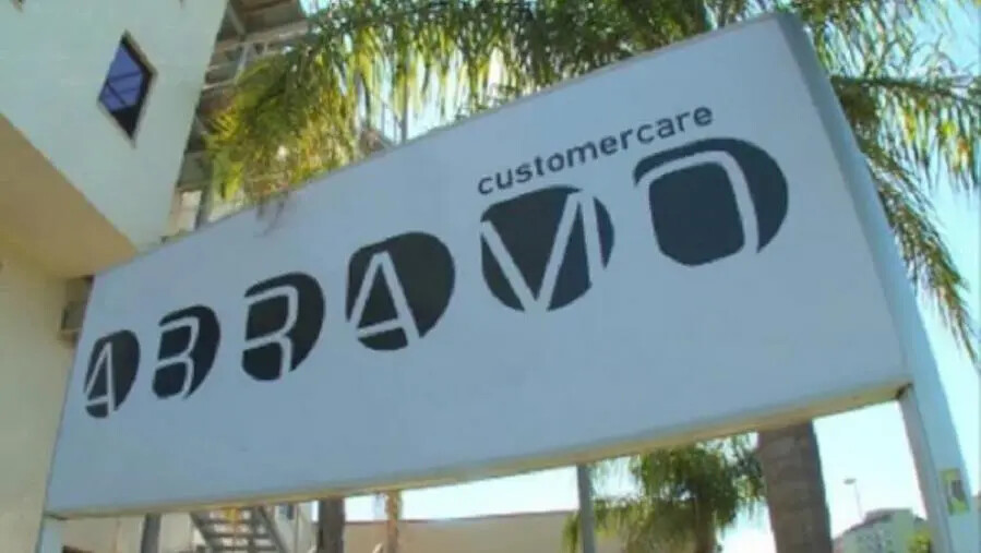 images Abramo Customer Care: 200 dipendenti mandano certificati elettorali al Prefetto di Crotone