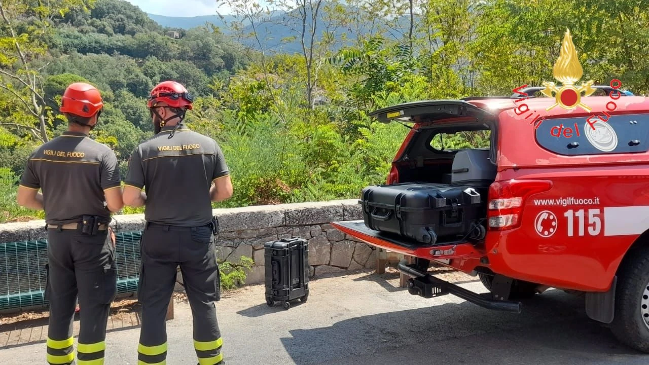Ultraleggero disperso in Calabria, proseguono le ricerche: potenziato il dispositivo dei Vigili del Fuoco