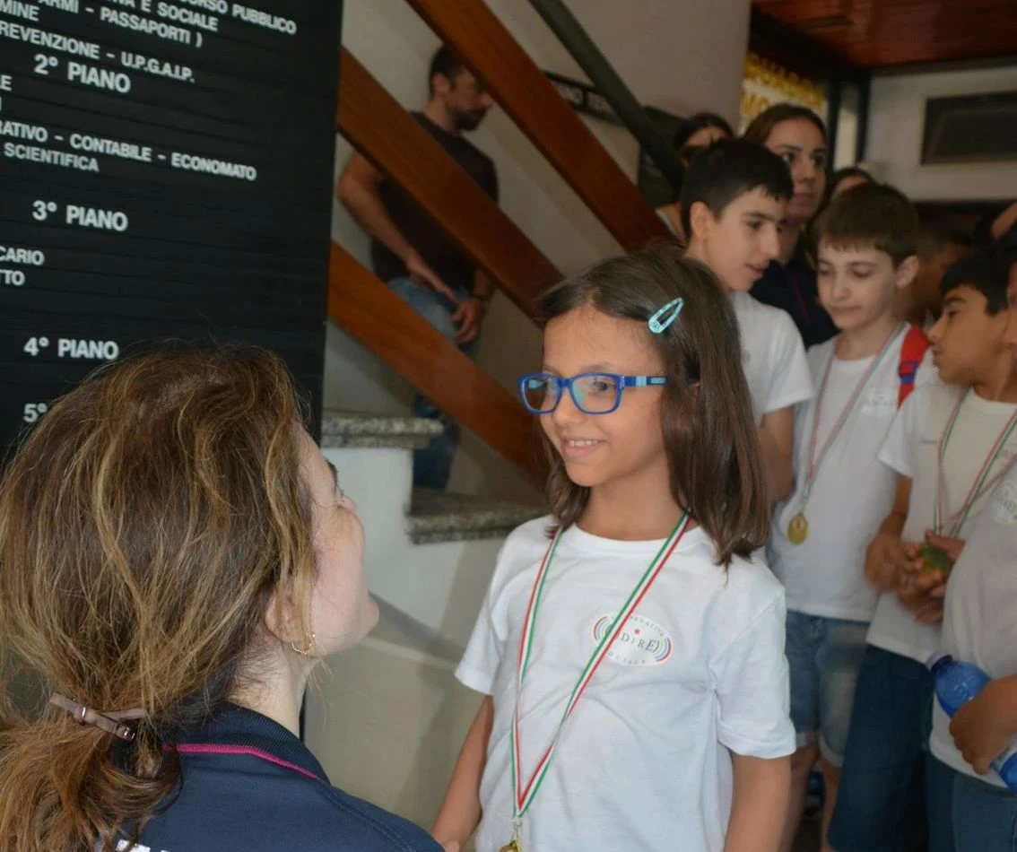 Vibo, nuova giornata di emozioni in Questura per i bambini del Centro Udire di Filogaso 