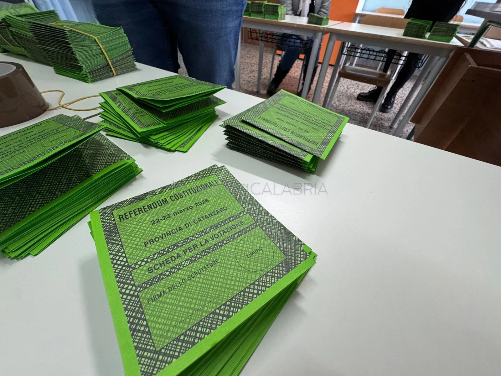 Referendum sulla giustizia, la Calabria chiude il primo giorno con il 35,95%: tra le regioni meno votanti d’Italia

