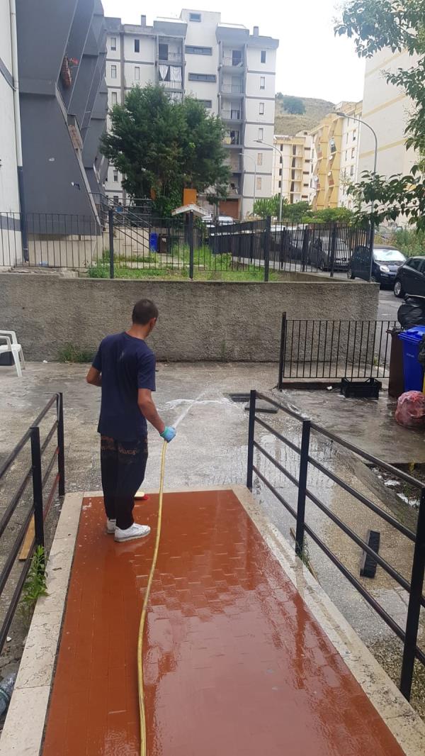 images Costanzo (Fare per
Catanzaro): “Inaccettabili le fogne a cielo aperto di via Isonzo”