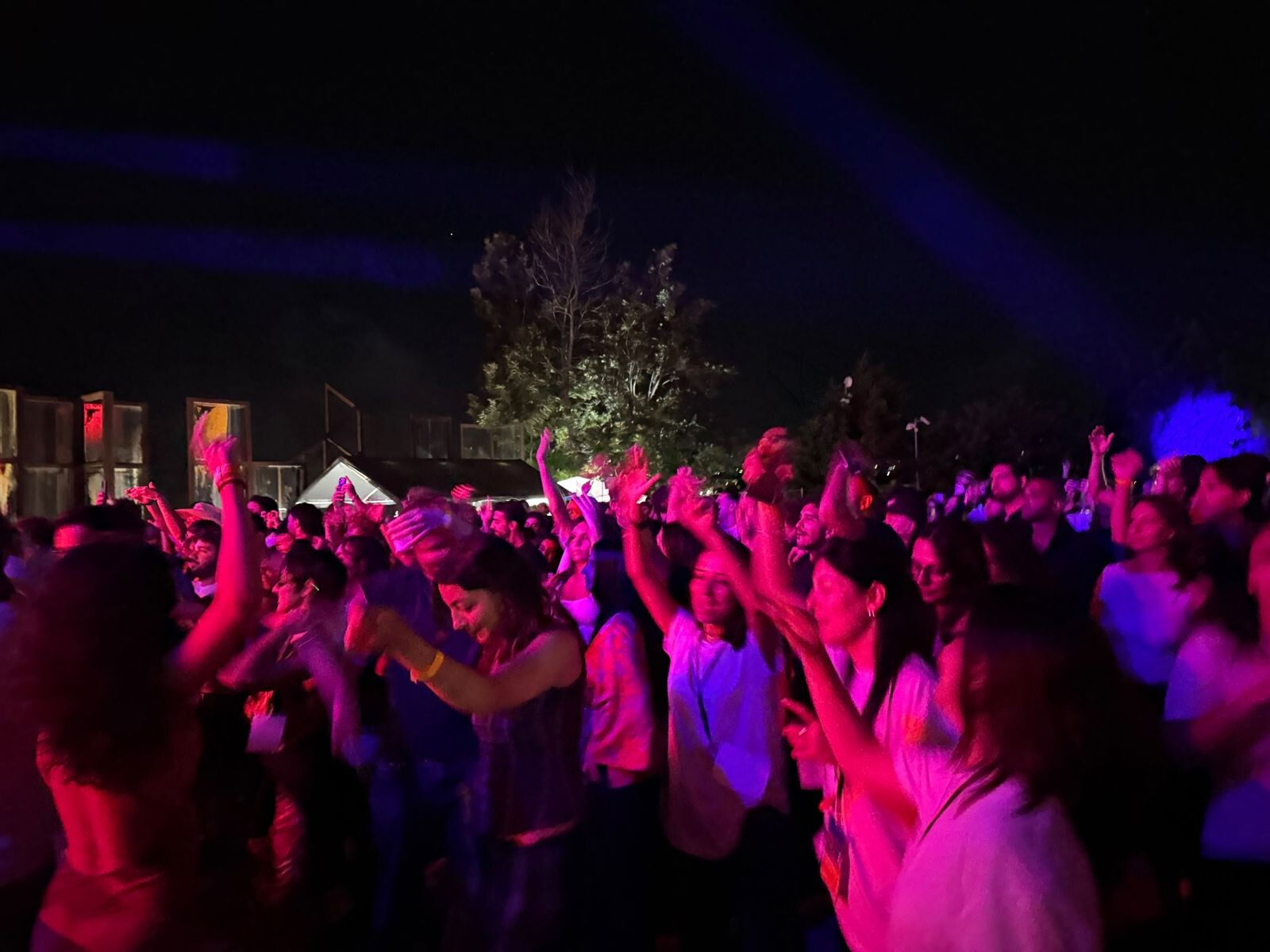 images Factory Area, dal tramonto alla notte: la prima serata fa ballare il San Giovanni


