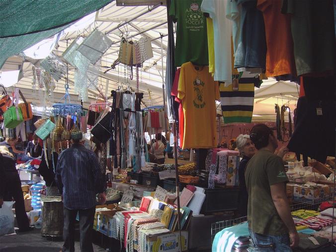 Petronà. L’appello di Cittadini e commercianti “ Riportare il mercato rionale al luogo d’origine, in località Cona” images Petronà. L’appello di Cittadini e commercianti “ Riportare il mercato rionale al luogo d’origine, in località Cona”